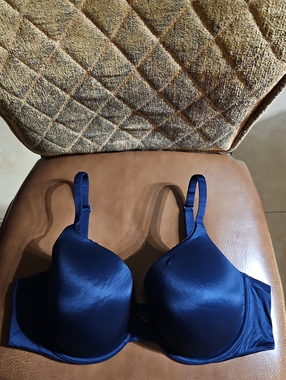 Victoria's Secret Perfect Coverage T-Shirt Underwire Navy Blue Bra Lightly Lined